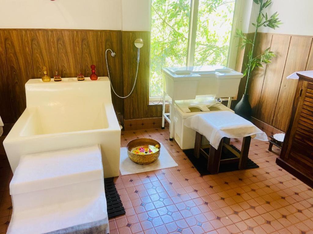 Veda5 Wellness Retreat & Spa Vieux-Goa Extérieur photo