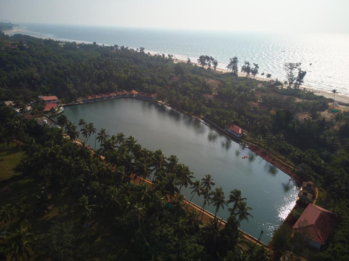 Veda5 Wellness Retreat & Spa Vieux-Goa Extérieur photo